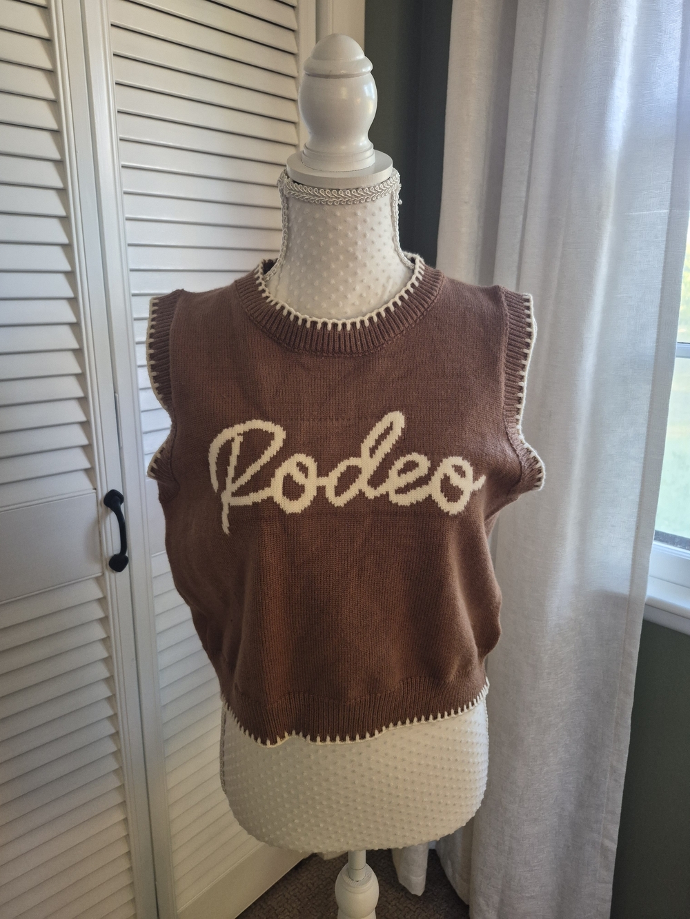 Rodeo Script Knit V-Neck Sweater Vest in Brown